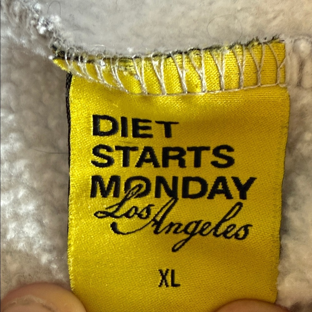 Diet Starts Monday “El Espectacular” Graphic Crewneck Sweatshirt XL - Picture 6 of 6